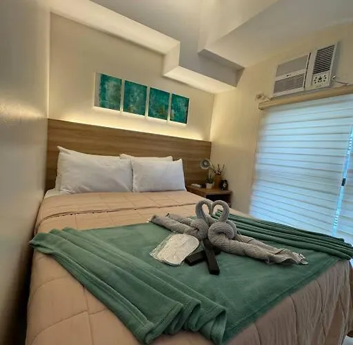 Staycation In Mckinley Walking Distance To Venice Mall *
