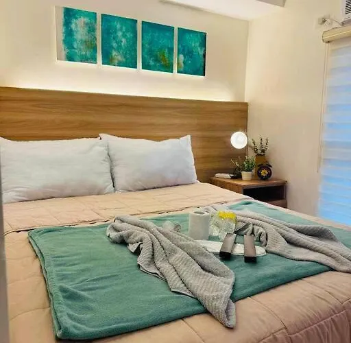 Staycation In Mckinley Walking Distance To Venice Mall *