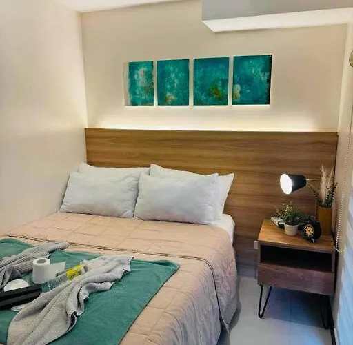 Staycation In Mckinley Walking Distance To Venice Mall * Manila